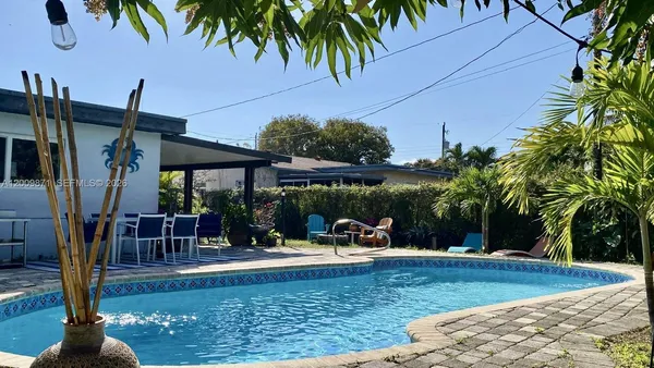 $4,500 | 220 Southwest 3rd Avenue, Hallandale Beach, FL 33009