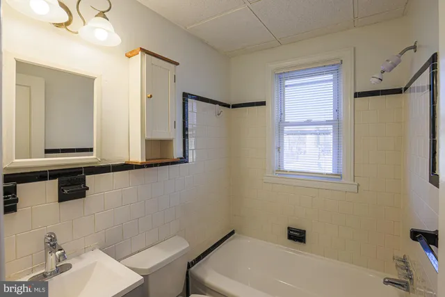 $2,600 | 6226 Woodcrest Avenue, Baltimore, MD 21209