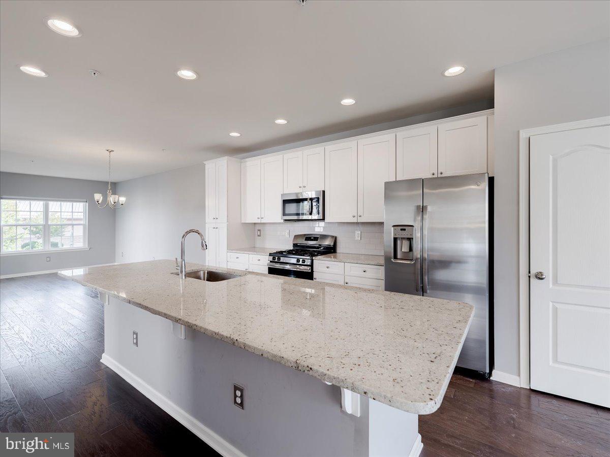 2305 Maci's Circle Warrington, PA 18976 - Photo 6 of 26