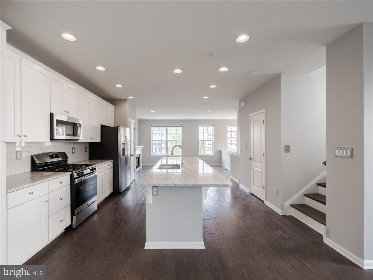 2305 Maci's Circle Warrington, PA 18976 - Photo 7 of 26