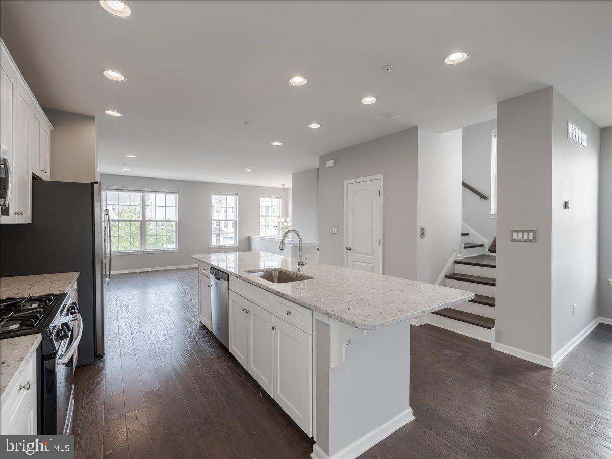 2305 Maci's Circle Warrington, PA 18976 - Photo 9 of 26