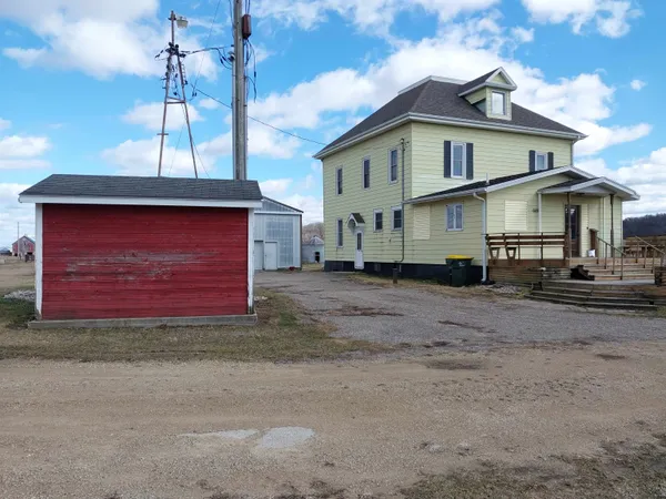 $639,900 | E10056 County C, North Freedom, WI 53951