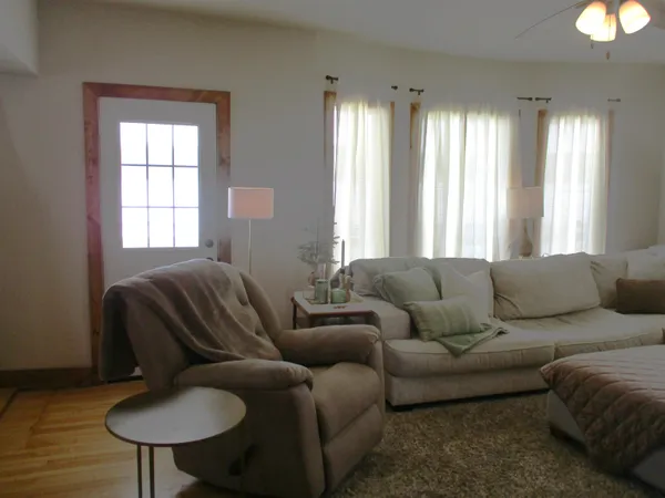 $639,900 | E10056 County C, North Freedom, WI 53951