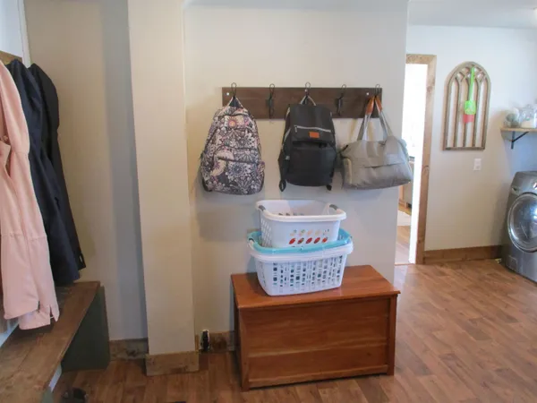 $639,900 | E10056 County C, North Freedom, WI 53951