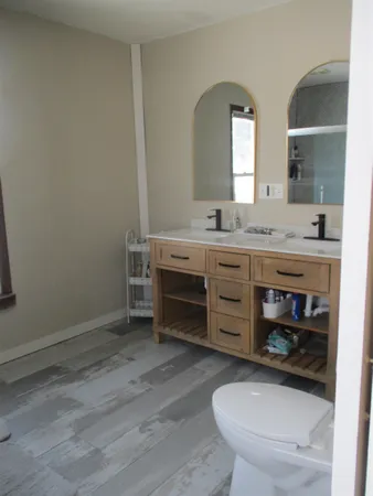 $639,900 | E10056 County C, North Freedom, WI 53951