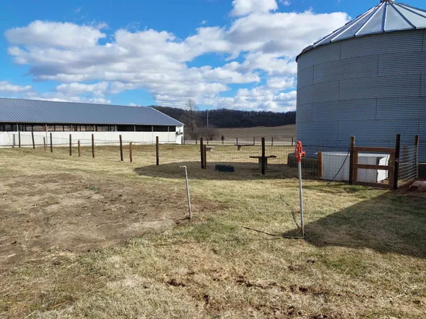 $639,900 | E10056 County C, North Freedom, WI 53951