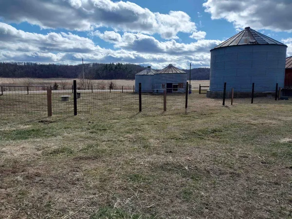 $639,900 | E10056 County C, North Freedom, WI 53951