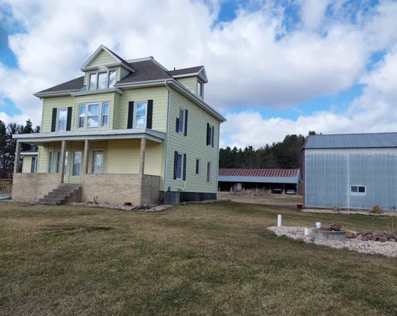 $639,900 | E10056 County C, North Freedom, WI 53951