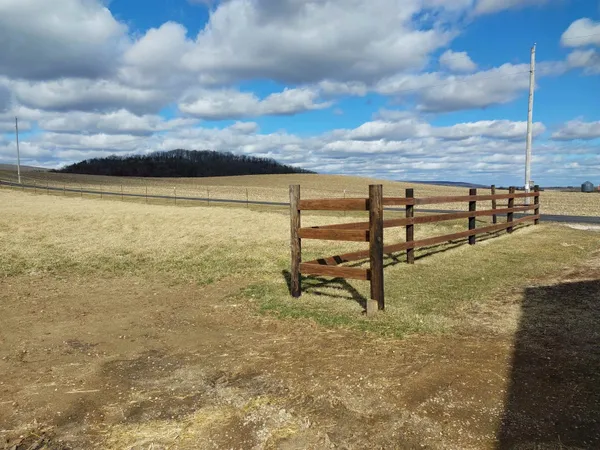 $639,900 | E10056 County C, North Freedom, WI 53951