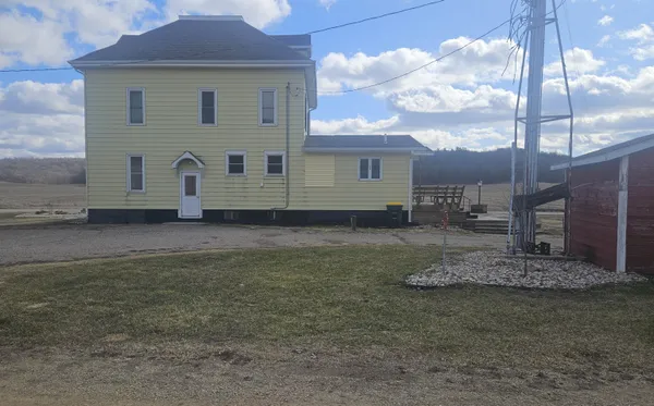 $639,900 | E10056 County C, North Freedom, WI 53951