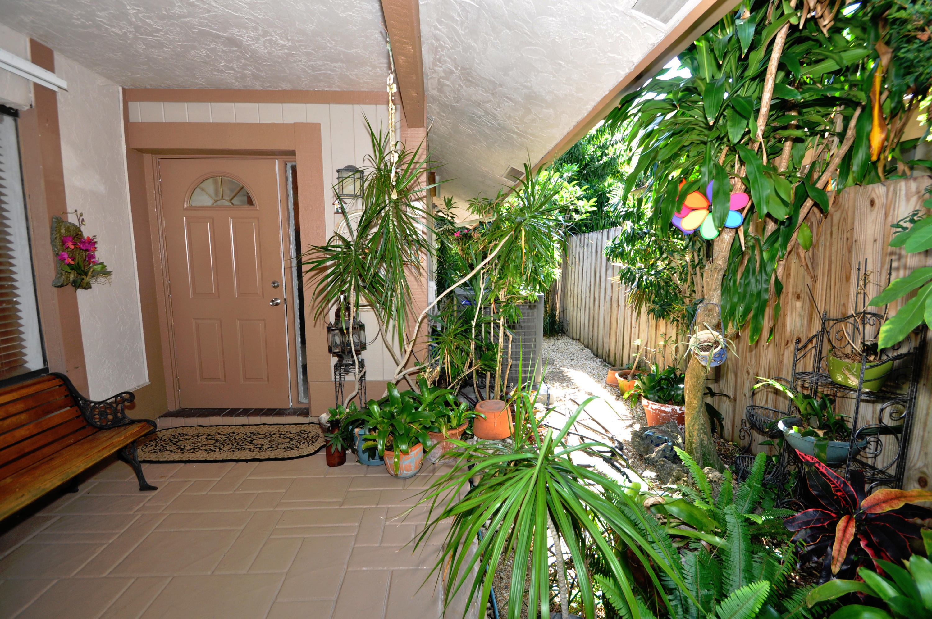 7527 Sierra Drive East Boca Raton, FL 33433 - Photo 2 of 27 DSC_0542