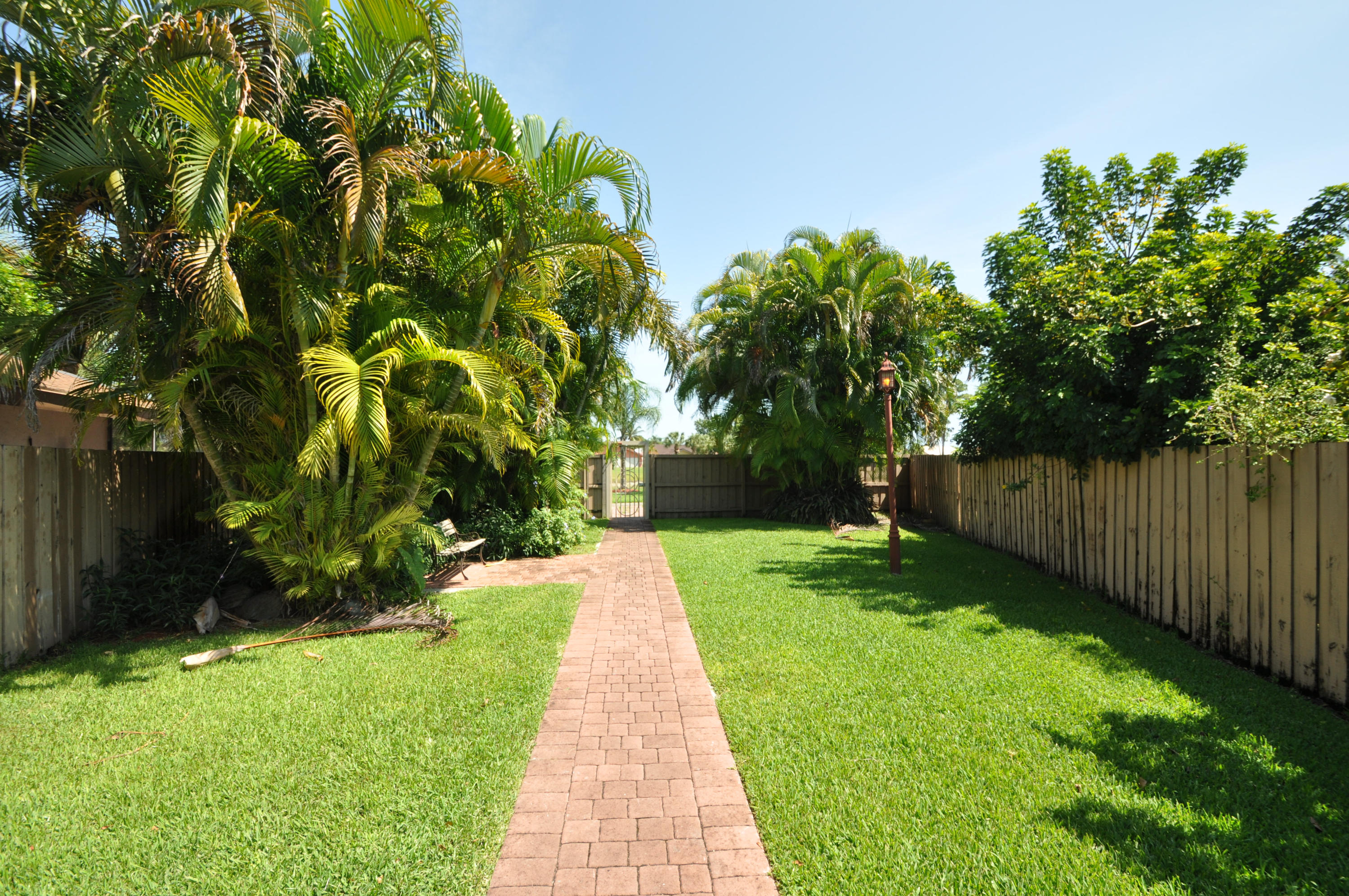 7527 Sierra Drive East Boca Raton, FL 33433 - Photo 21 of 27 DSC_0546
