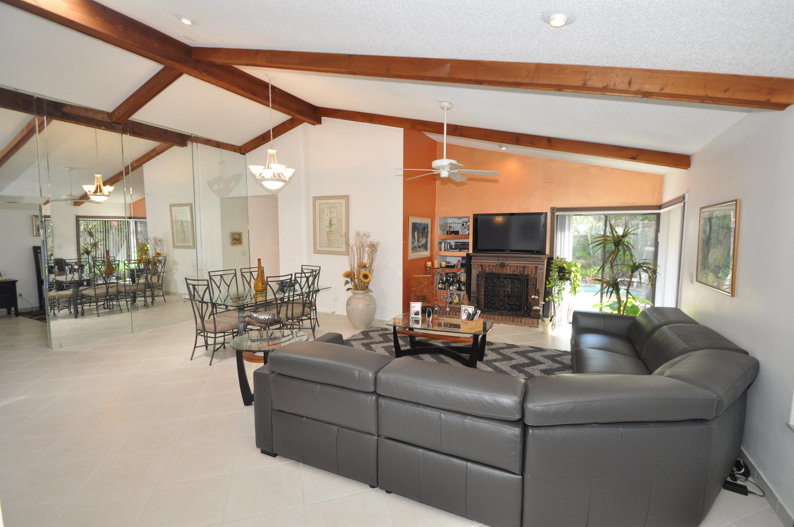 7527 Sierra Drive East Boca Raton, FL 33433 - Photo 4 of 27 DSC_0508