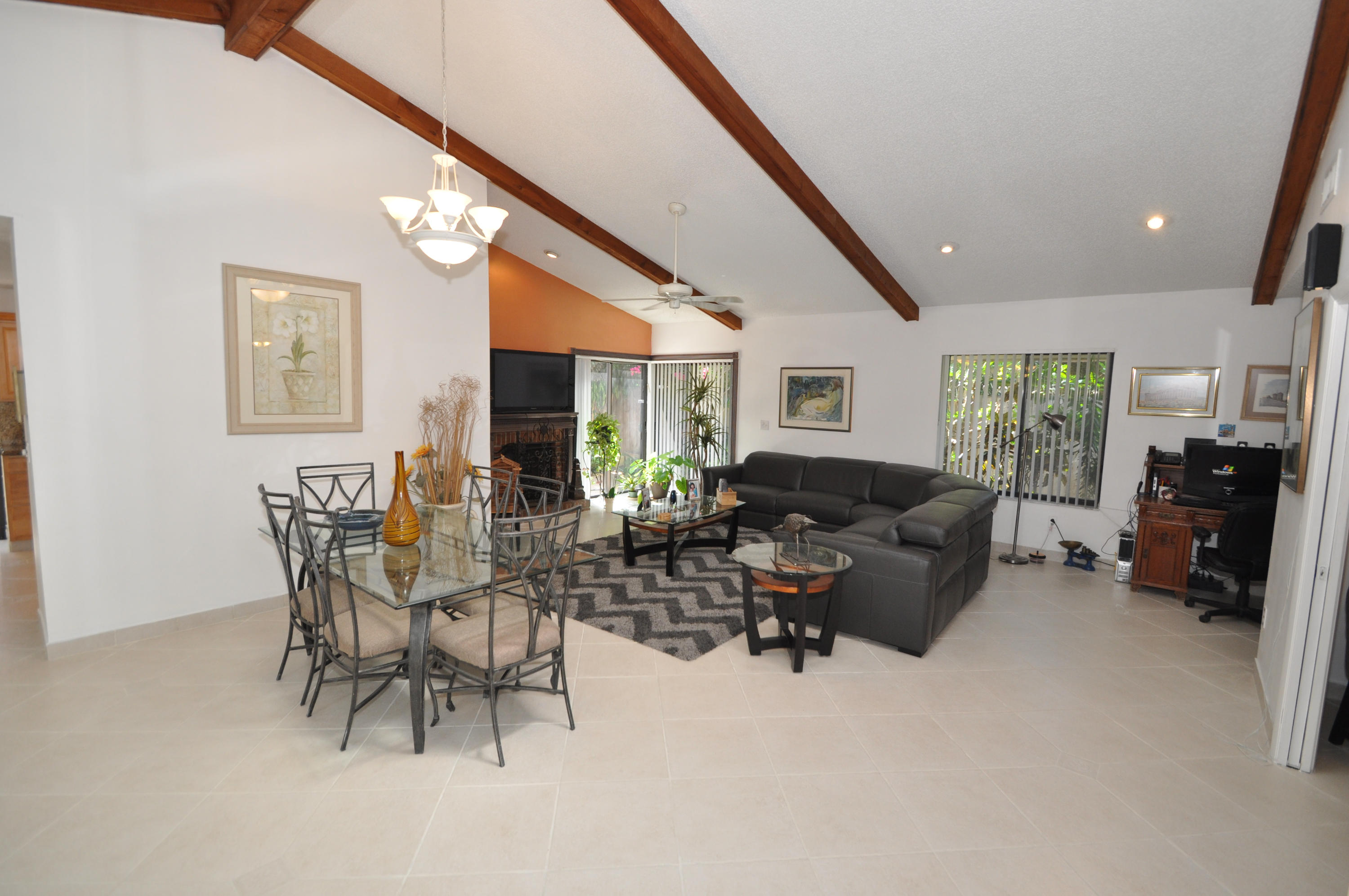 7527 Sierra Drive East Boca Raton, FL 33433 - Photo 7 of 27 DSC_0513