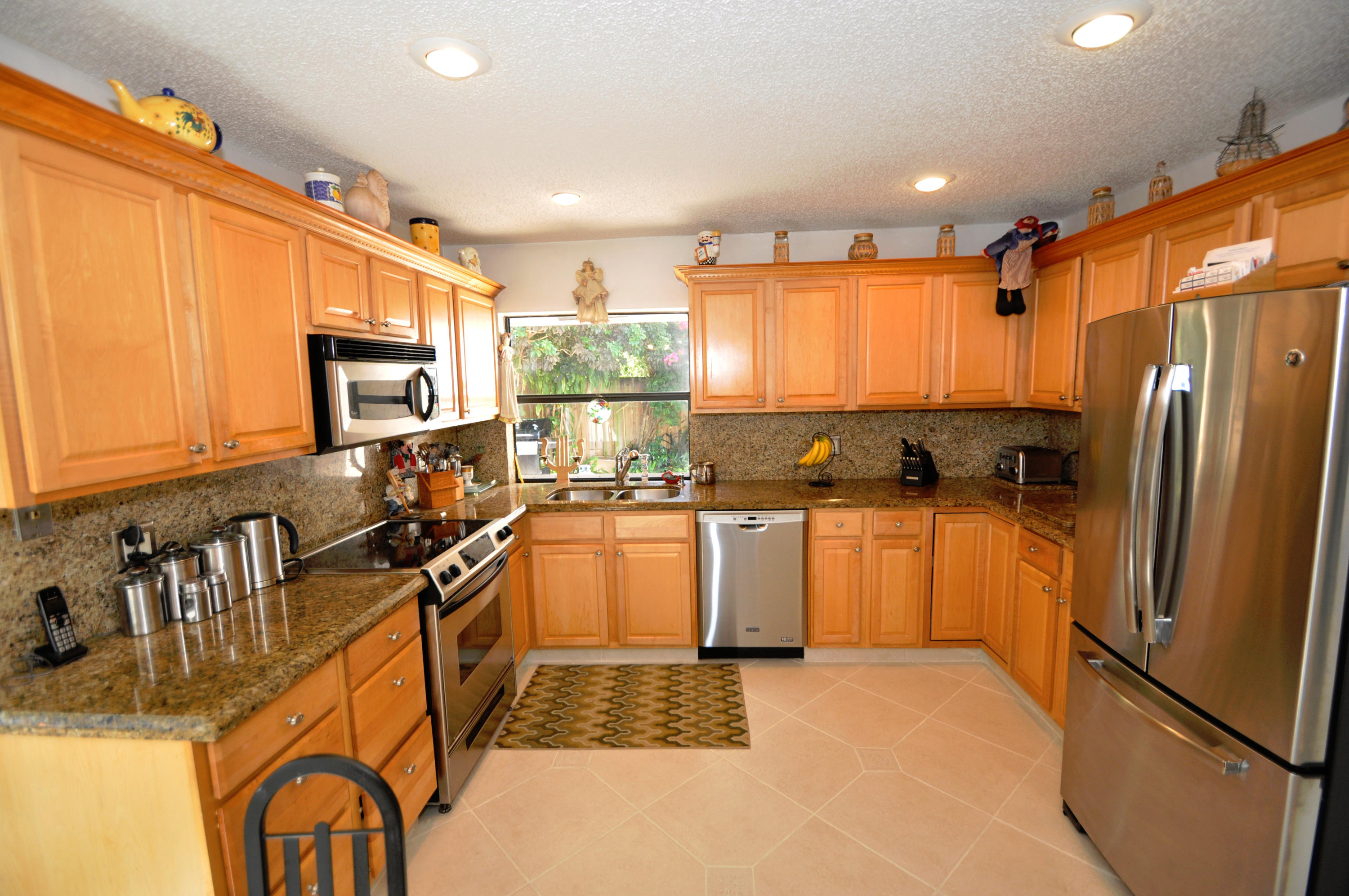 7527 Sierra Drive East Boca Raton, FL 33433 - Photo 8 of 27 DSC_0517