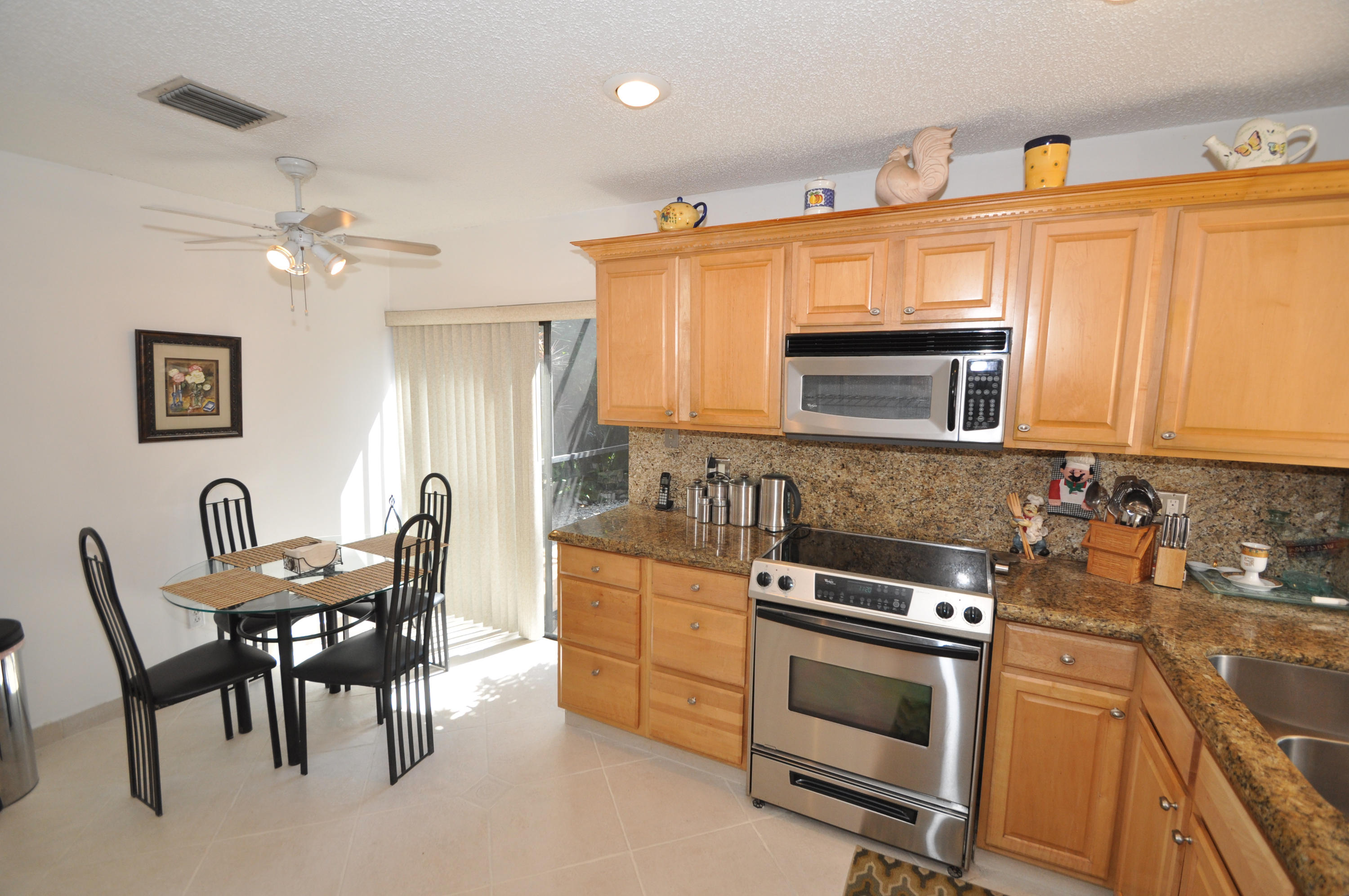 7527 Sierra Drive East Boca Raton, FL 33433 - Photo 9 of 27 DSC_0520