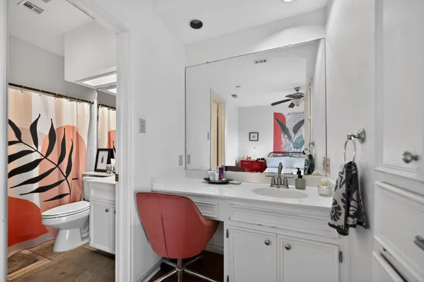 $1,600 | 3840 Far W Boulevard, Unit 319, Austin, TX 78731