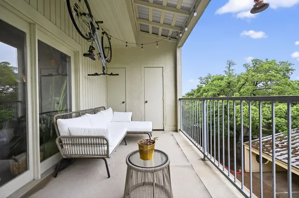$1,600 | 3840 Far W Boulevard, Unit 319, Austin, TX 78731
