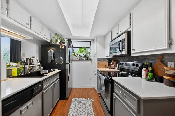 $1,600 | 3840 Far W Boulevard, Unit 319, Austin, TX 78731