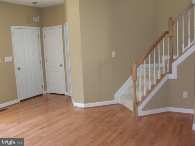 7790 East Shore Road Pasadena, MD 21122 - Photo 4 of 17 Interior (General)