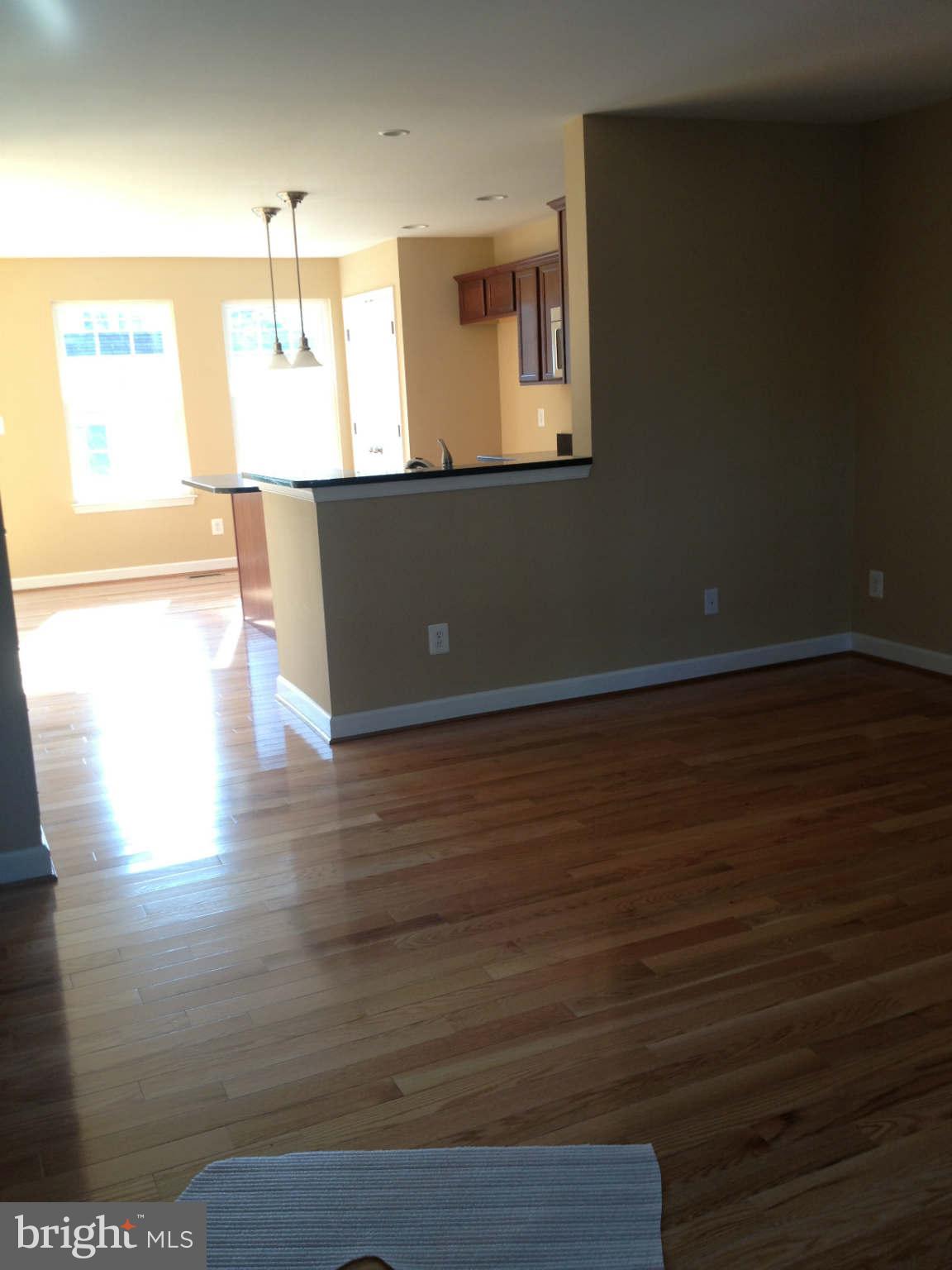 7790 East Shore Road Pasadena, MD 21122 - Photo 6 of 17 Interior (General)