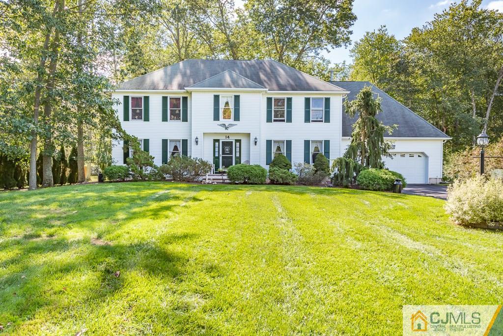 14 Crest Road Jackson, NJ 08527 - Photo 1 of 24 a front view of house with yard and green space