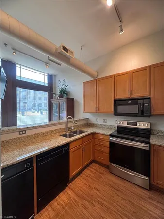 $1,250 | 220 East Market Street, Unit 206, Greensboro, NC 27401