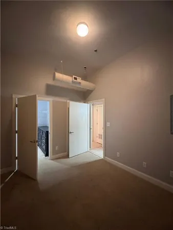$1,250 | 220 East Market Street, Unit 206, Greensboro, NC 27401