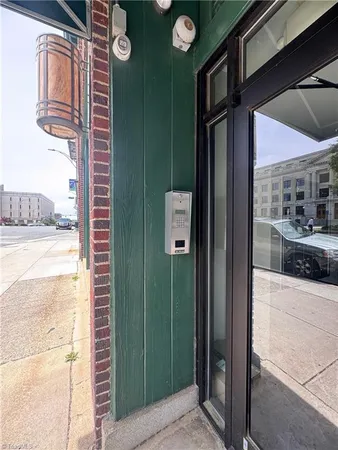 $1,250 | 220 East Market Street, Unit 206, Greensboro, NC 27401