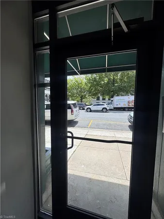 $1,250 | 220 East Market Street, Unit 206, Greensboro, NC 27401