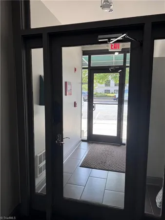 $1,250 | 220 East Market Street, Unit 206, Greensboro, NC 27401