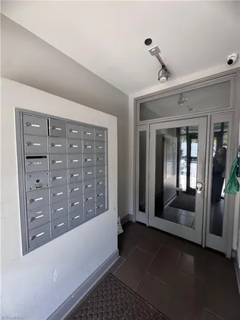 $1,250 | 220 East Market Street, Unit 206, Greensboro, NC 27401