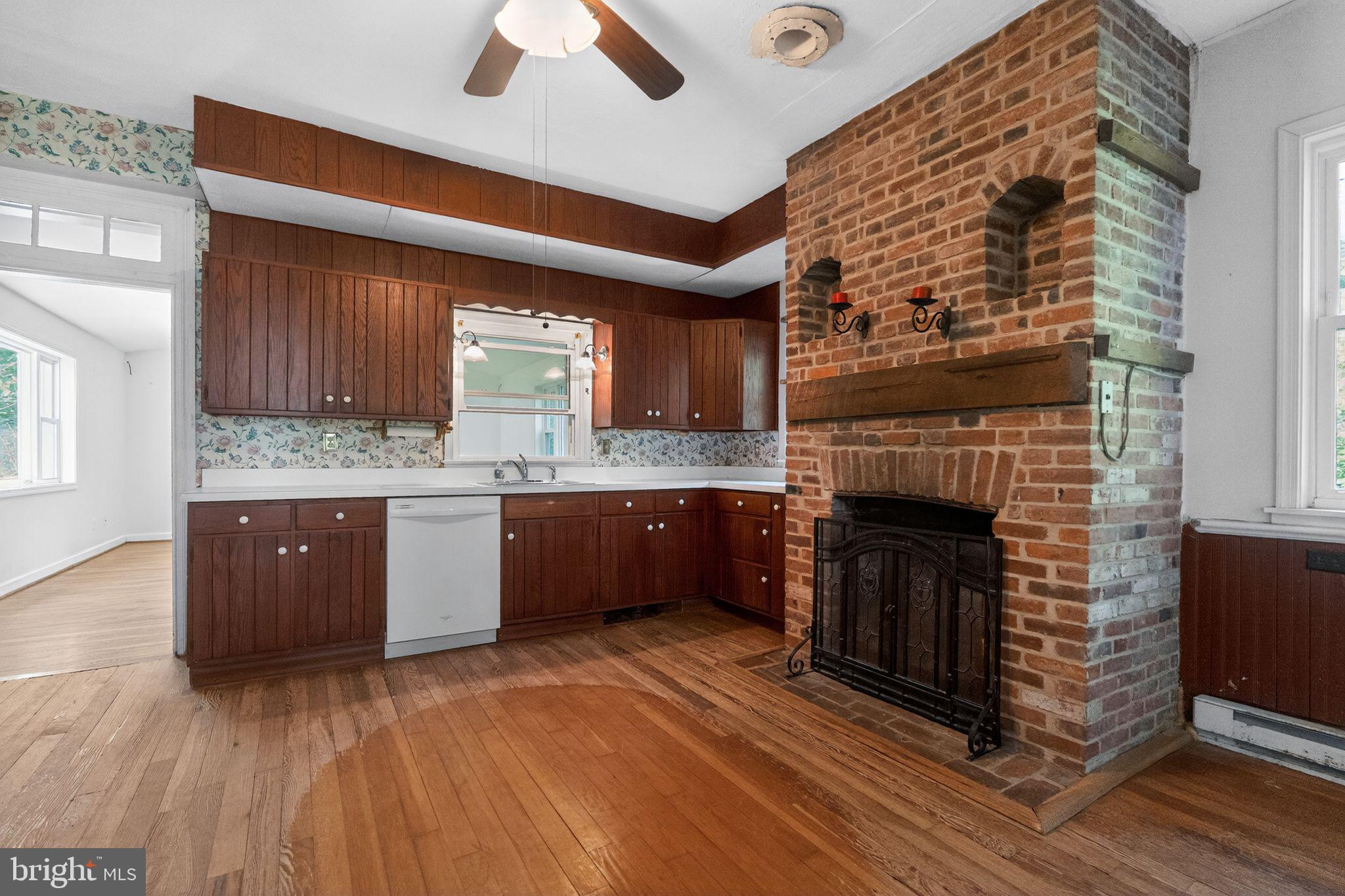12000 Bethesda Church Road Damascus, MD 20872 - Photo 12 of 59 Large country kitchen