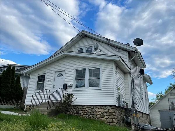 $3,300 | 510 West Main Street, Stamford, CT 06902