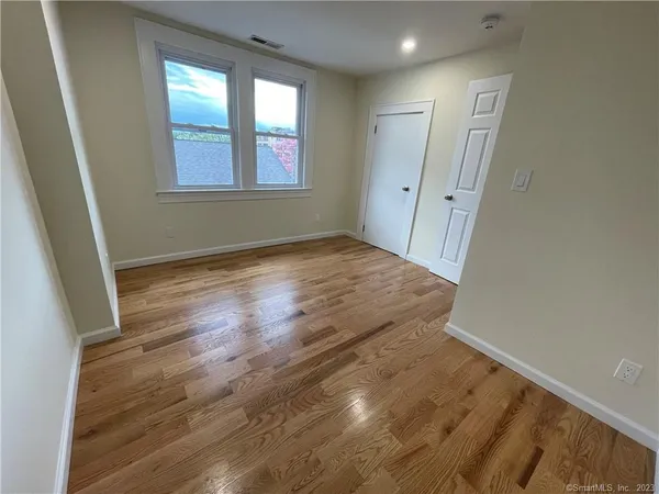 $3,300 | 510 West Main Street, Stamford, CT 06902