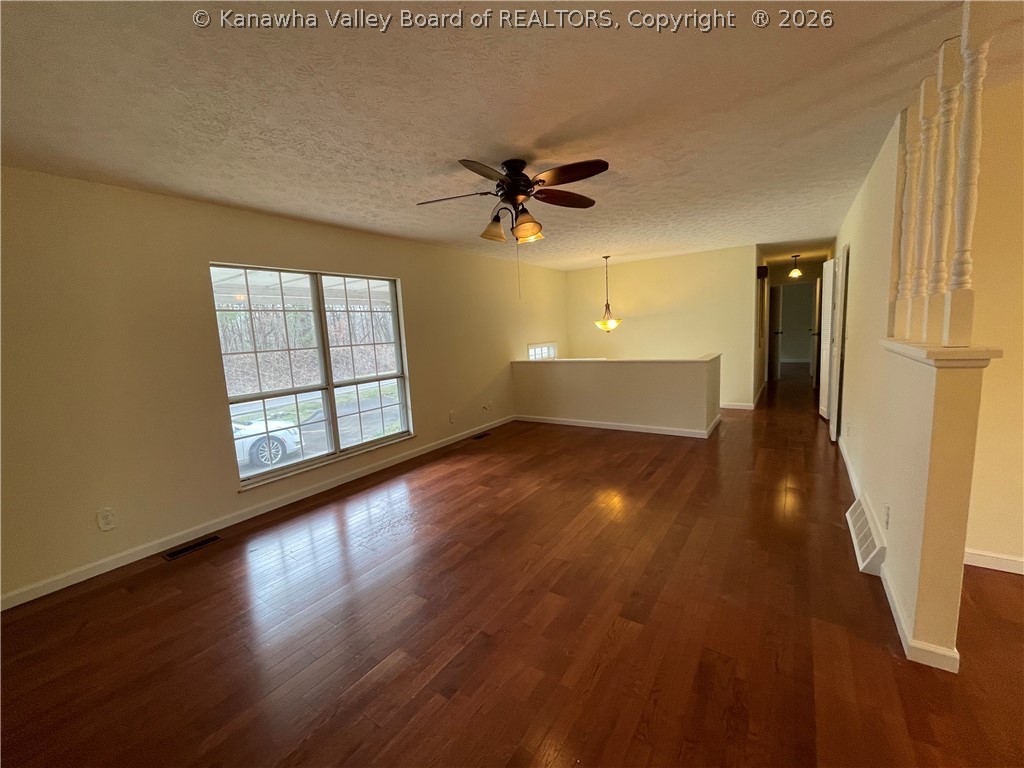 7021 Ripley Road Point Pleasant, WV 25550 - Photo 8 of 33 Living Room