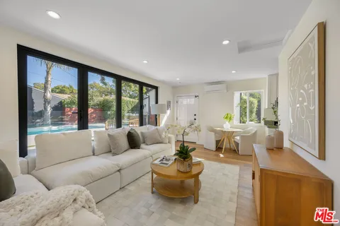 $1,213,700 | 3953 South Victoria Avenue, Los Angeles, CA 90008