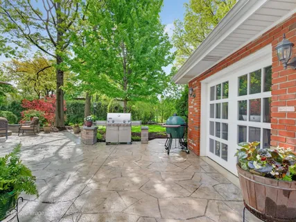 $1,099,000 | 138 Surrey Lane, Burr Ridge, IL 60527