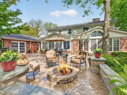 $1,099,000 | 138 Surrey Lane, Burr Ridge, IL 60527