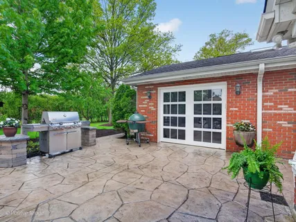 $1,099,000 | 138 Surrey Lane, Burr Ridge, IL 60527