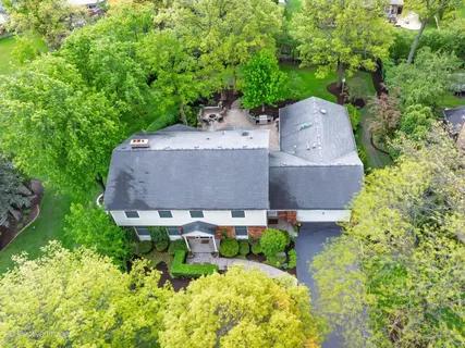 $1,099,000 | 138 Surrey Lane, Burr Ridge, IL 60527