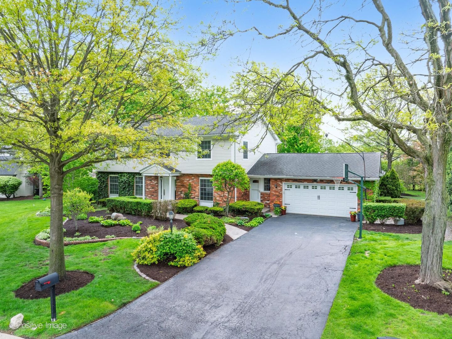 138 Surrey Lane Burr Ridge, IL 60527 - Photo 4 of 37