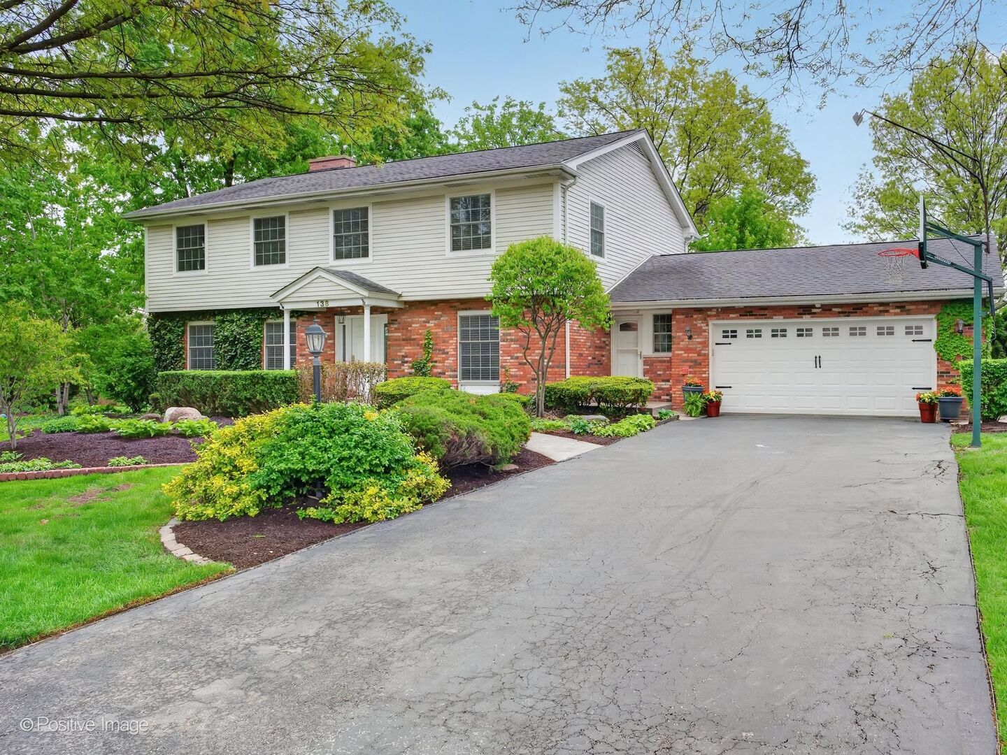 138 Surrey Lane Burr Ridge, IL 60527 - Photo 6 of 37