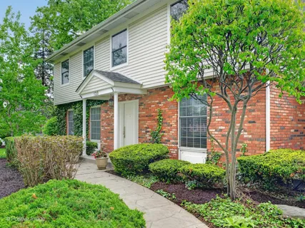 $1,099,000 | 138 Surrey Lane, Burr Ridge, IL 60527