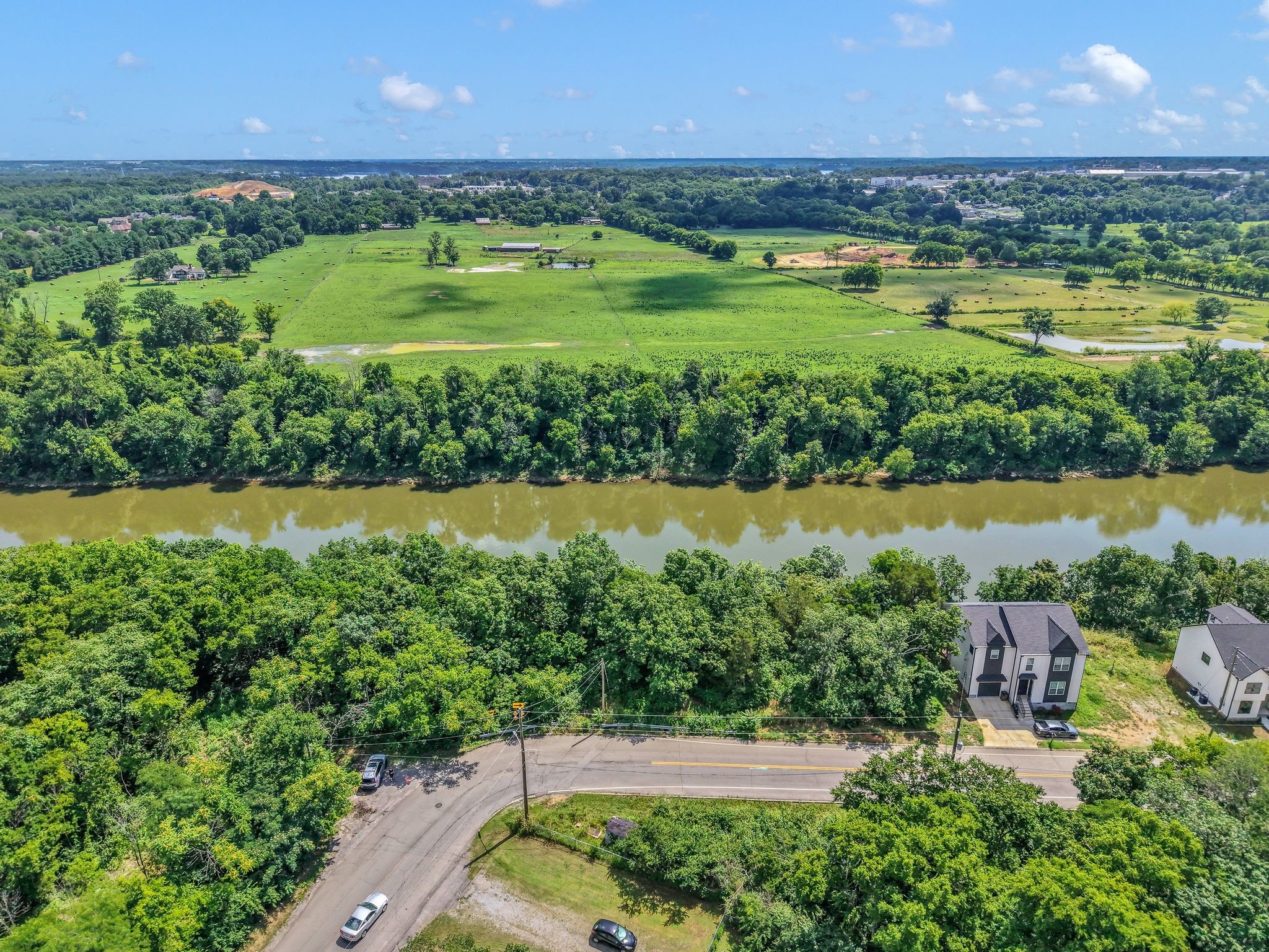 392 Rio Vista Drive Madison, TN 37115 - Photo 20 of 22 a view of a city with a lake view