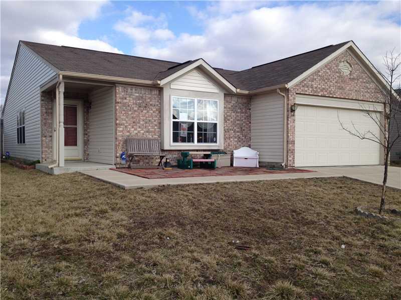 2807 Rothe Lane Indianapolis, IN 46229 - Photo 2 of 20 Gallery Image 2