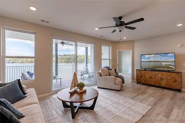 $419,000 | 290 Plaza Bch Drive, Unit 3C, Camdenton, MO 65020