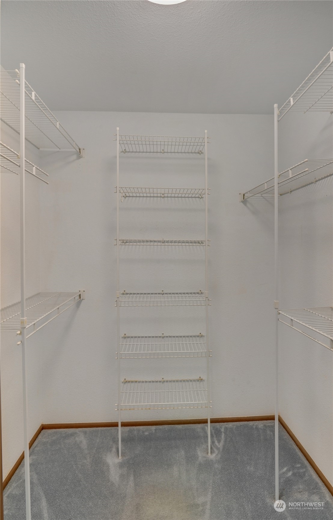 717 Daley Street Edmonds, WA 98020 - Photo 20 of 40 a view of an empty walk in closet