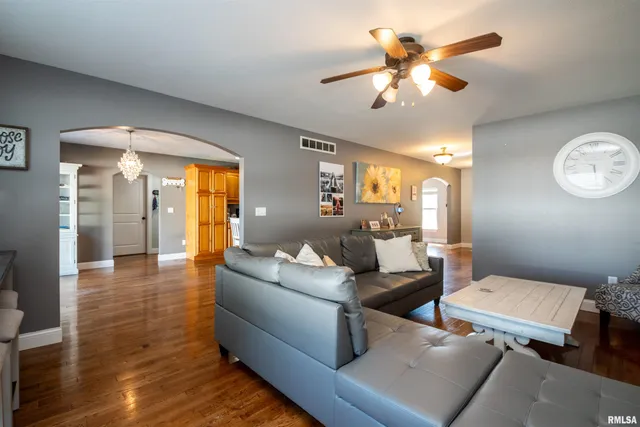 $485,000 | 610 Westminster Drive, Washington, IL 61571