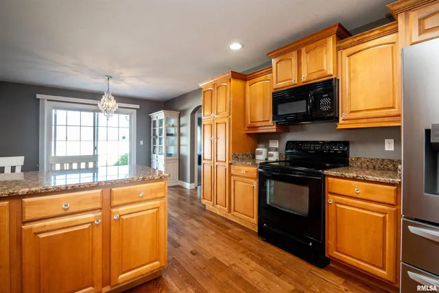 $485,000 | 610 Westminster Drive, Washington, IL 61571